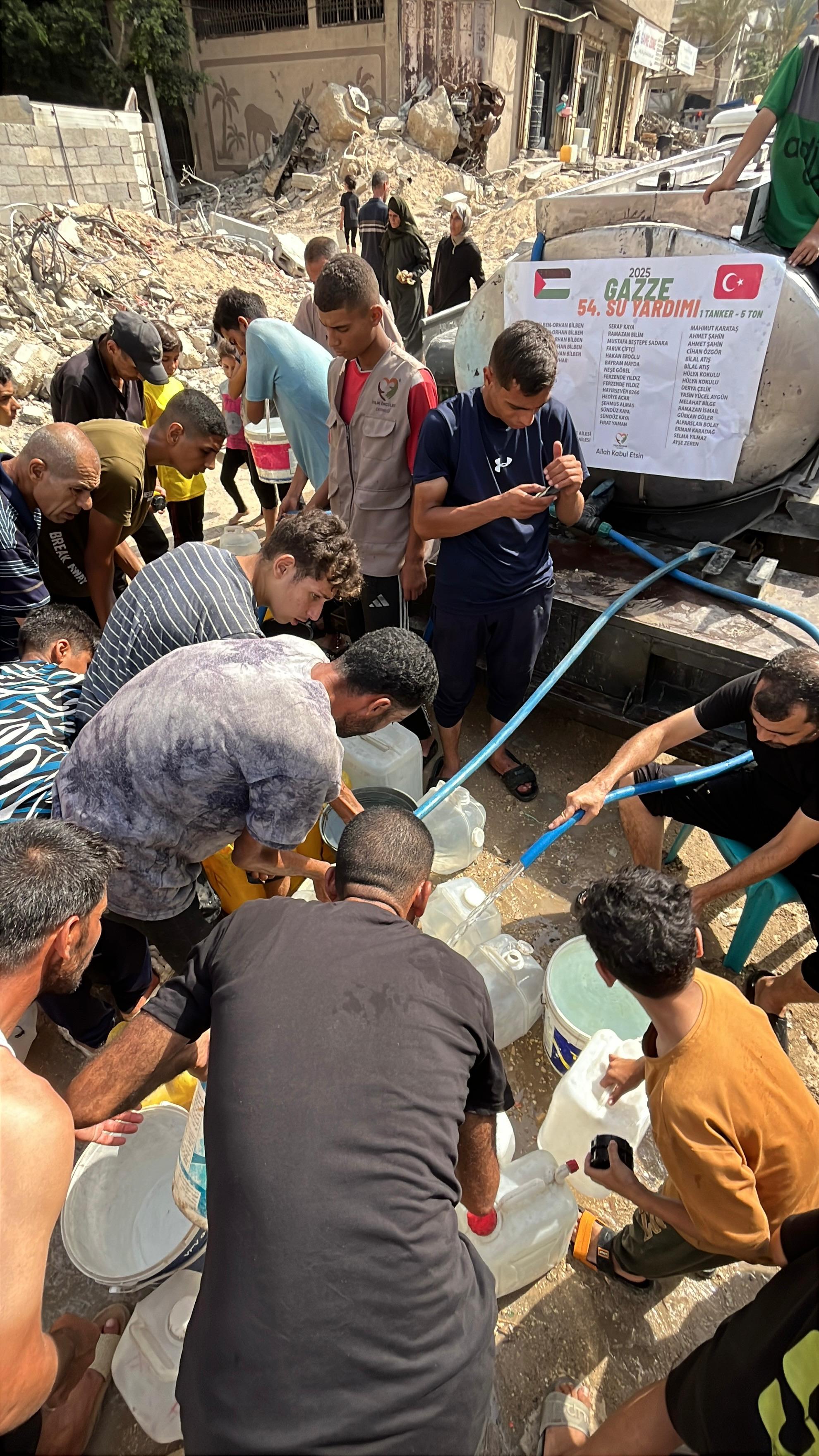Filistin Gazze Su Dağıtımı (5 TON)